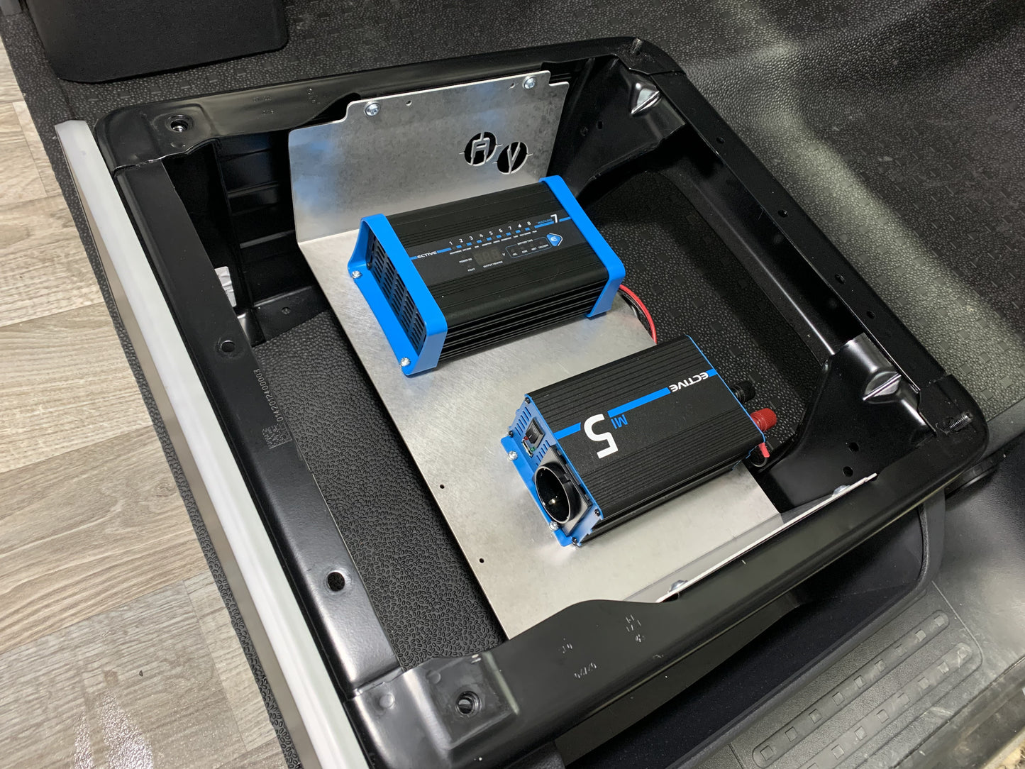 AV-Montageplatte für Zubehör T5/T6 Volkswagen Untersitz Elektroverteilung