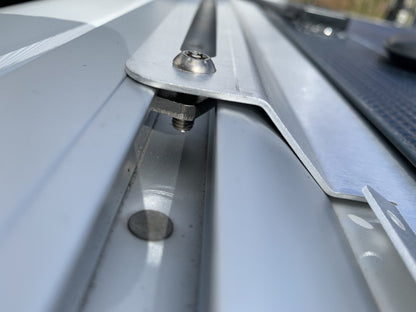 VW T5/T6/T6.1 AV-Solarkit California Alu Offgridtec 120W Solarmodul für Aufstelldach