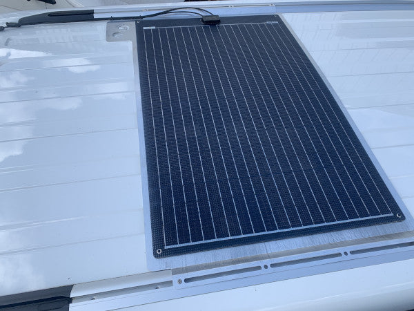 VW T5/T6/T6.1 AV-Solarkit California Alu Offgridtec 120W Solarmodul für Aufstelldach