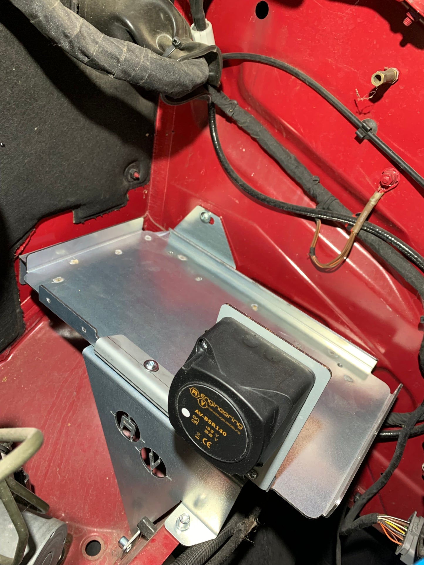 Sprinter 906 & 907 Crafter Batteriehalterung AV-Deluxe Modular