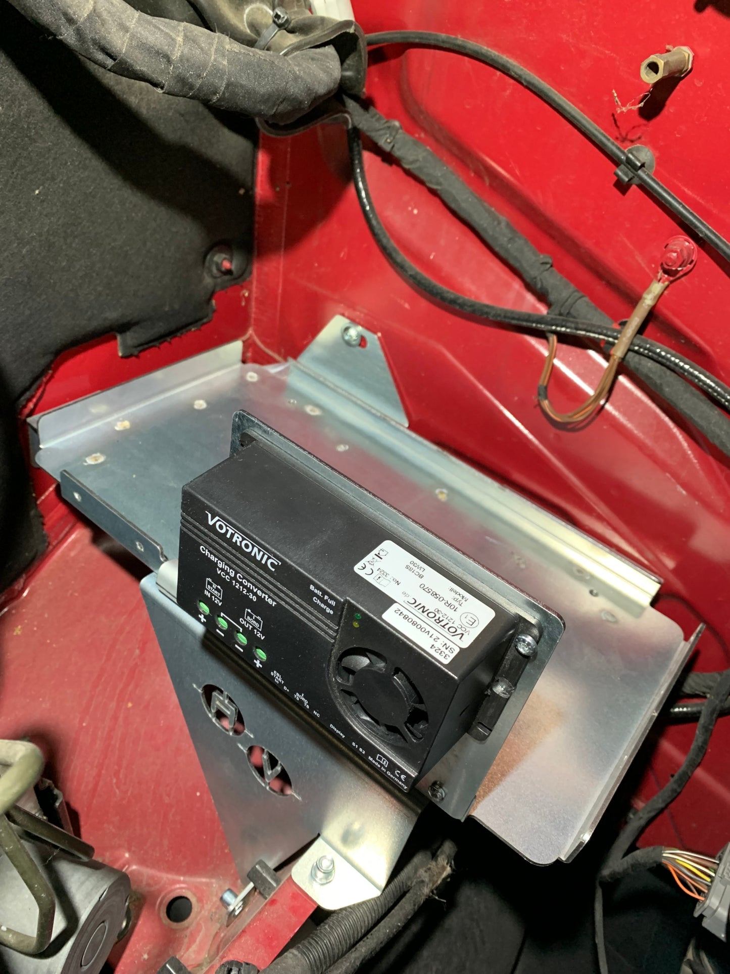 Sprinter 906 & 907 Crafter Batteriehalterung AV-Deluxe Modular