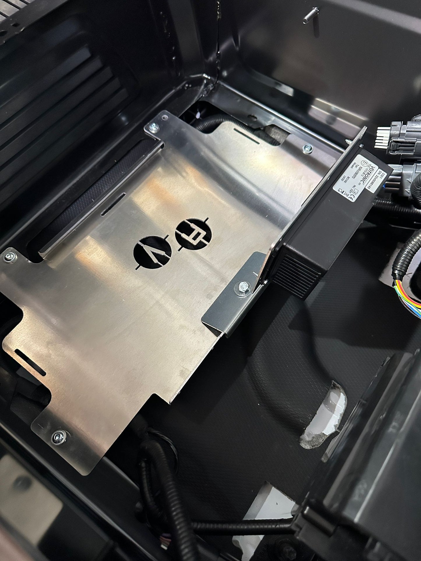 Ford Transit Custom II Zweitbatterie VW T7 Transporter Nachrüstsatz Ladebooster Votronic 1212-30