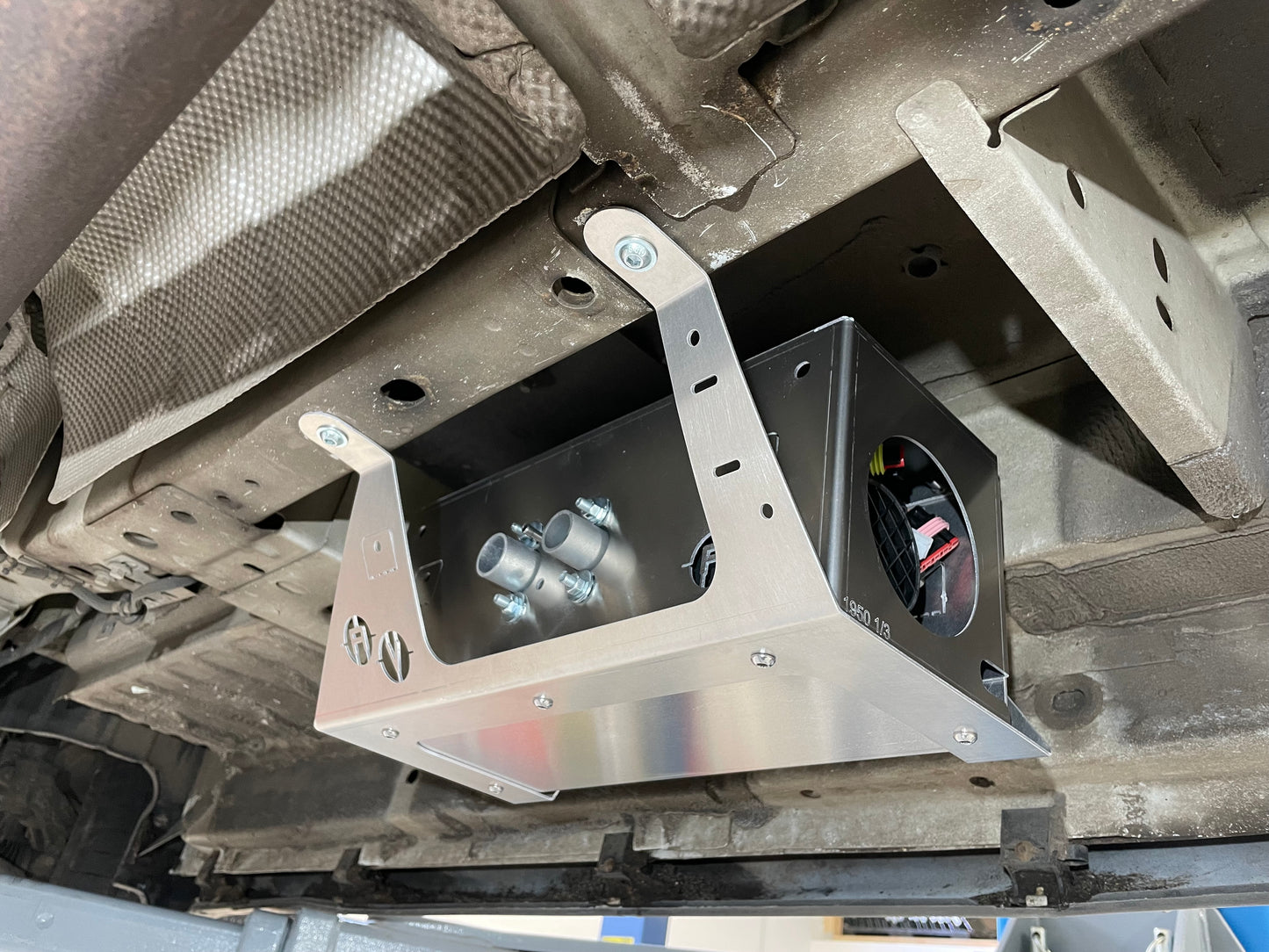 AV-Custom Kasten II Unterflurkasten für Ford Transit Custom ab 2012