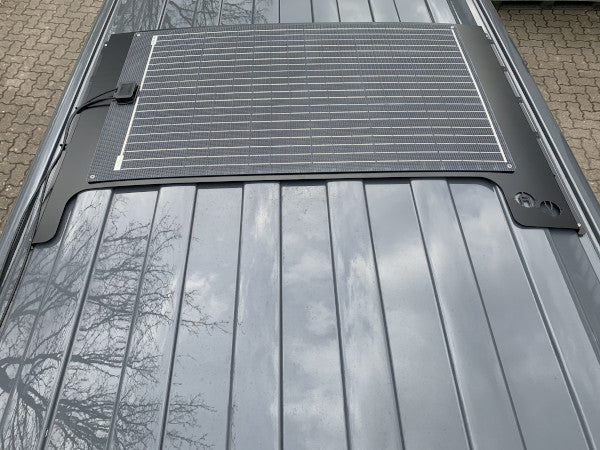 VW T5/T6/T6.1 AV-Solarkit Black Offgridtec 120W Solarmodul für Normaldach